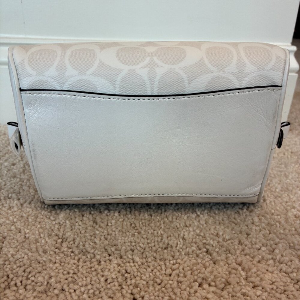 NWOT Coach Sydney Satchel In Signature Canvas CA591 - Picture 7 of 15